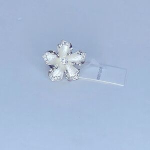 Silver flower (adjustable) ring from RESET-CLOSET